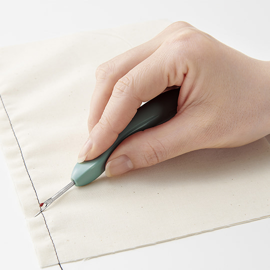 Grip Fit Seam Ripper - Image 4
